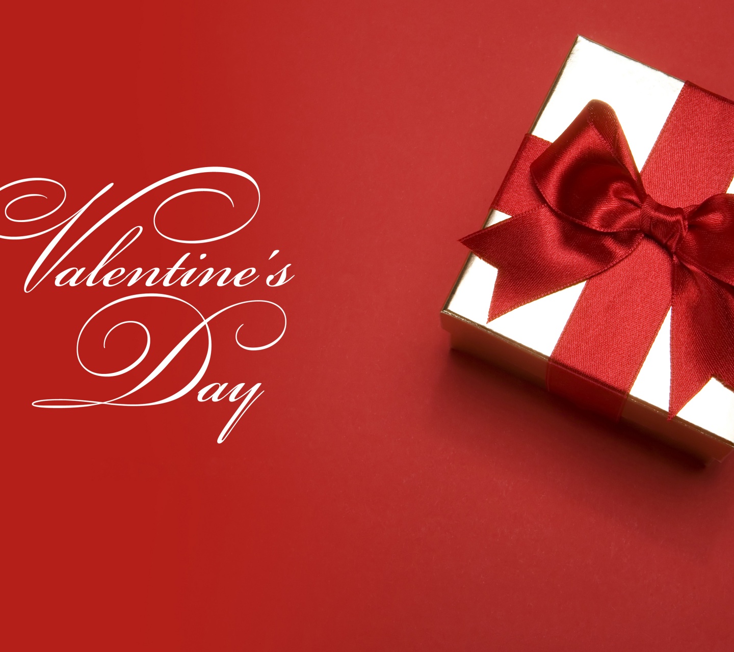 Box Ribbon Gift For Valentine Day
