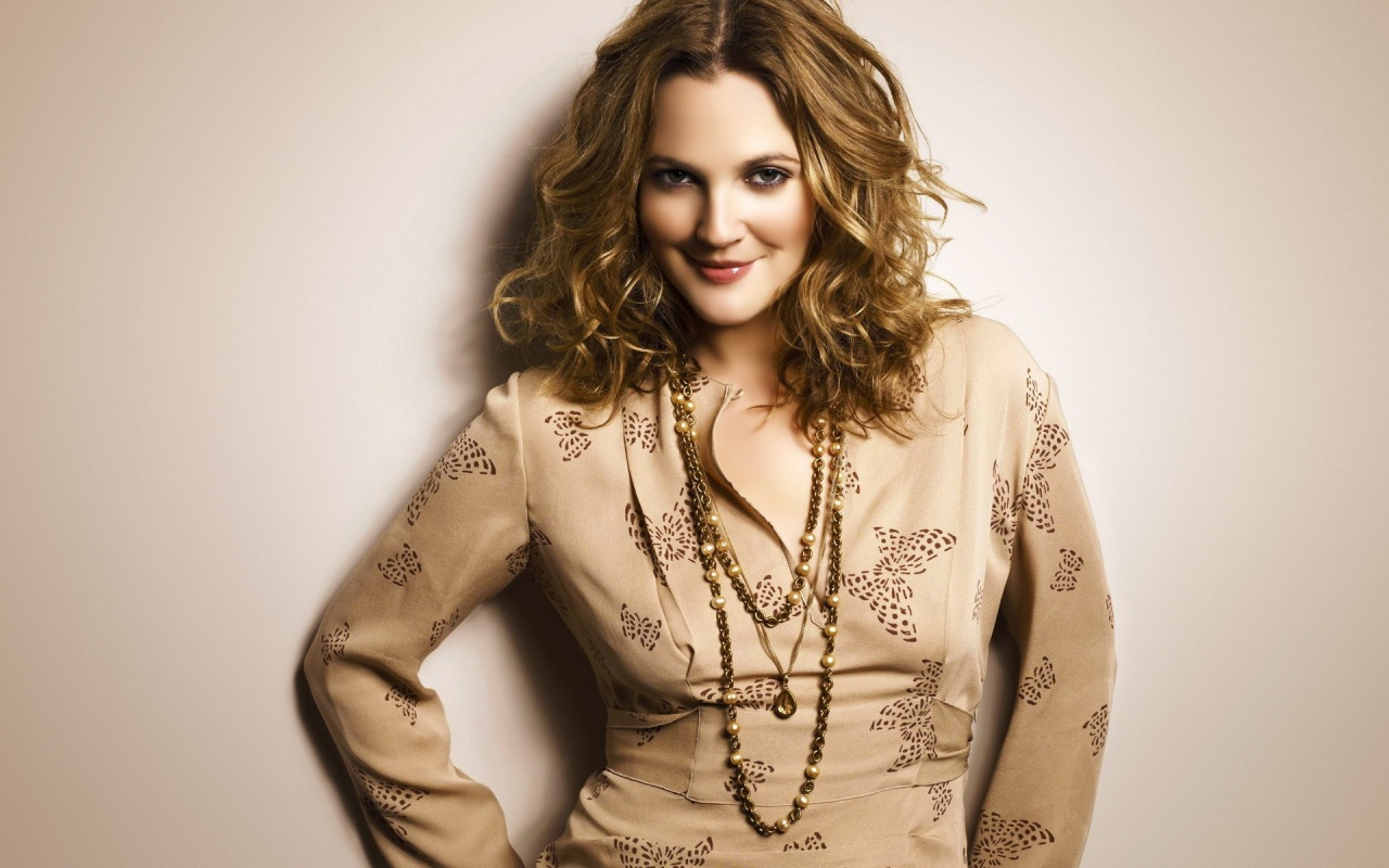 Drew Barrymore Hair Shirts Jewelry Smile
