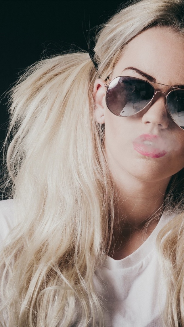 Girl Blonde Smoke Smoking Sunglasses Look Teenager
