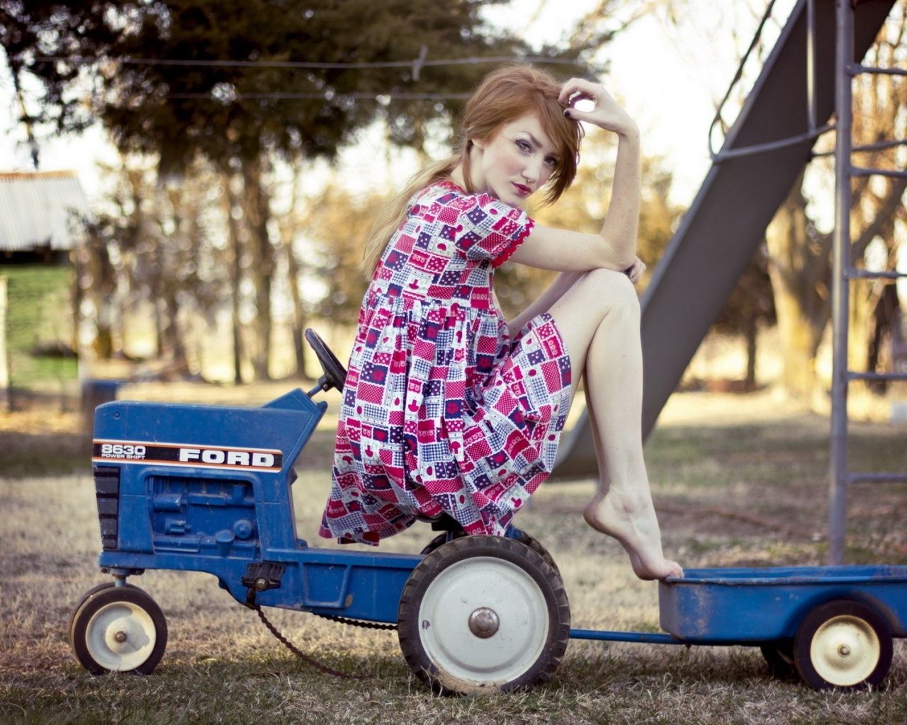 Girl Redhead Dress Childrens Machine Grass