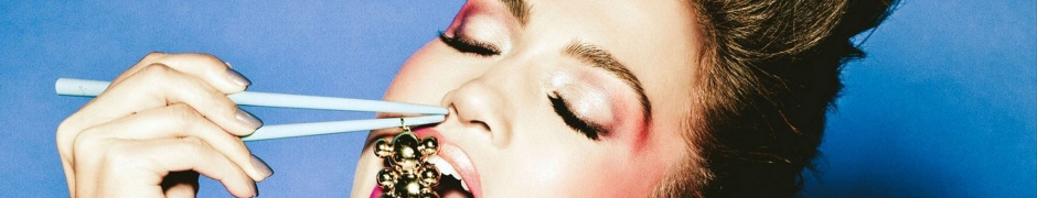 Jennifer Lopez Make Up Eyes Sticks Suspension