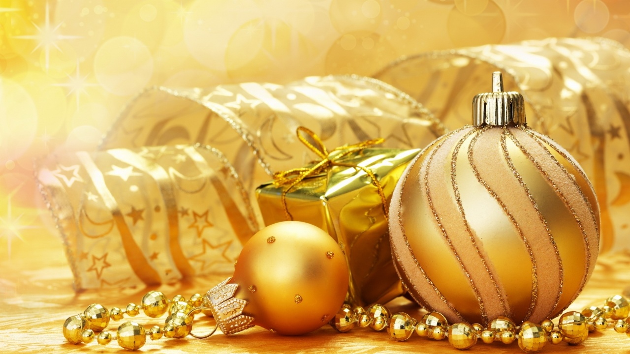 New Year Christmas Spheres Gold