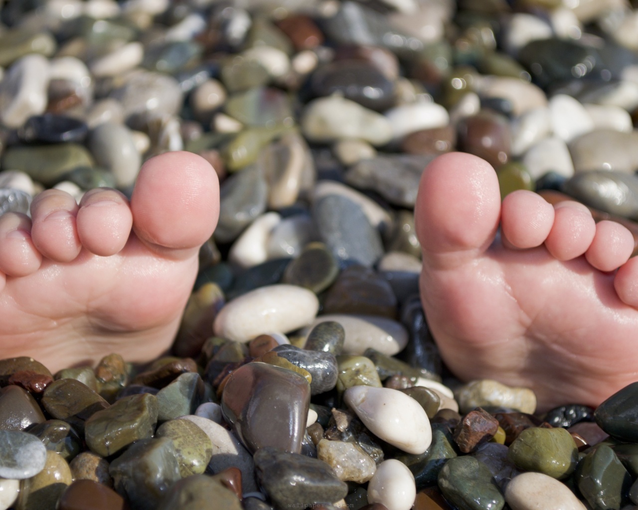 Stones Feets