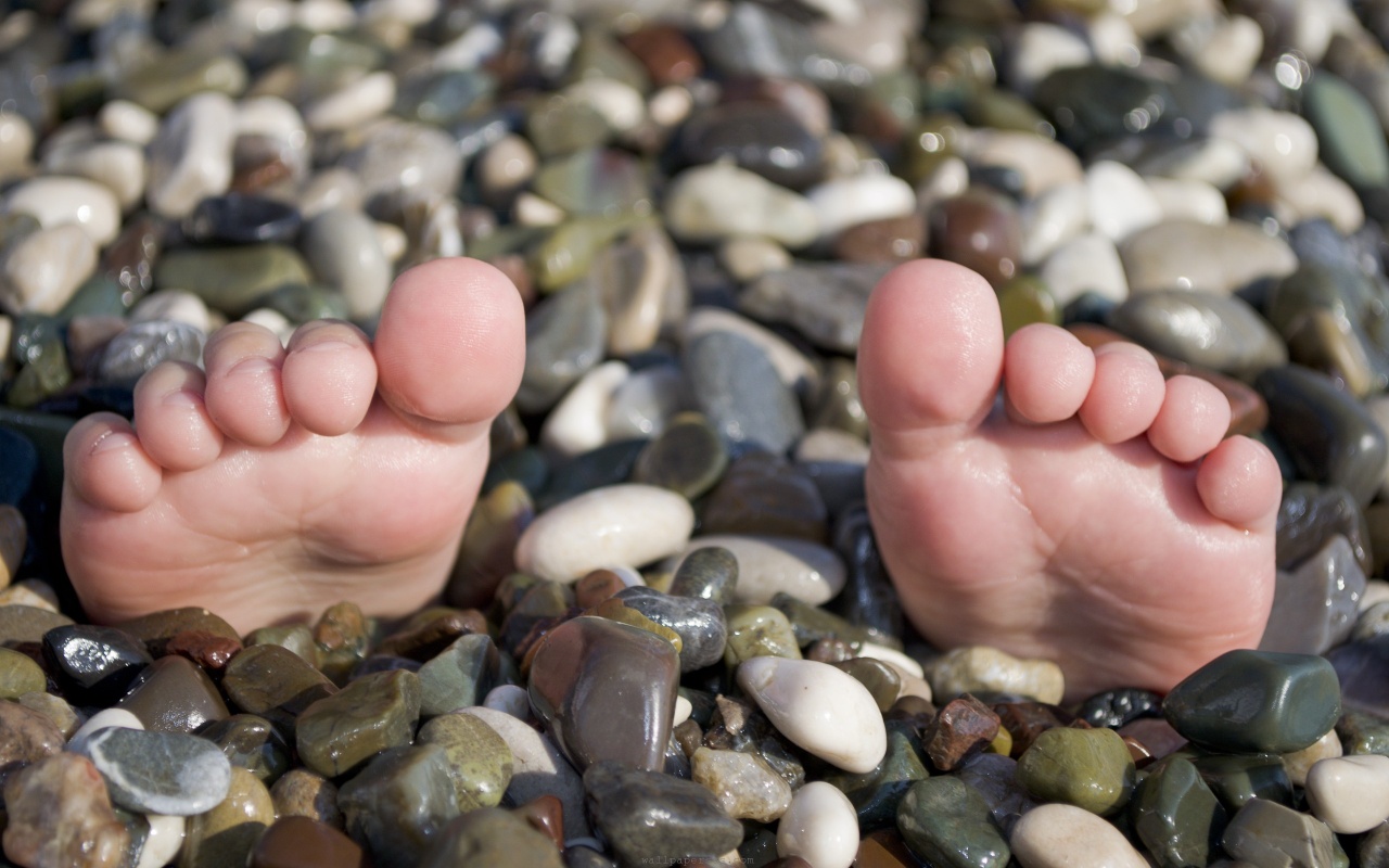 Stones Feets