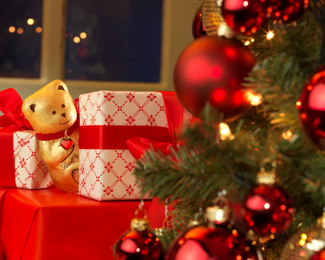 Teddy Bear Gifts And Christmas Tree