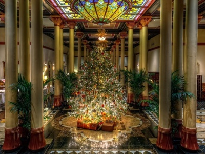 Tree Large Christmas Hall Columns Holiday Gifts