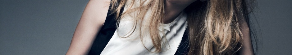 Amanda Seyfried Blond Celebrity Style