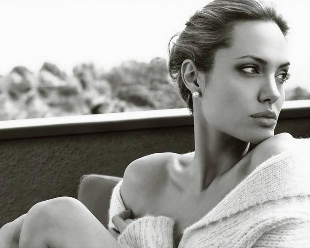 American Famous Hollywood Actor Angelina Jolie Black And White