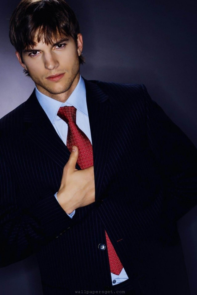 Ashton Kutcher American Star Tall Figure Handsome Face Gentleman