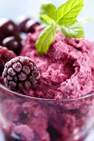 Berries Ice Cream