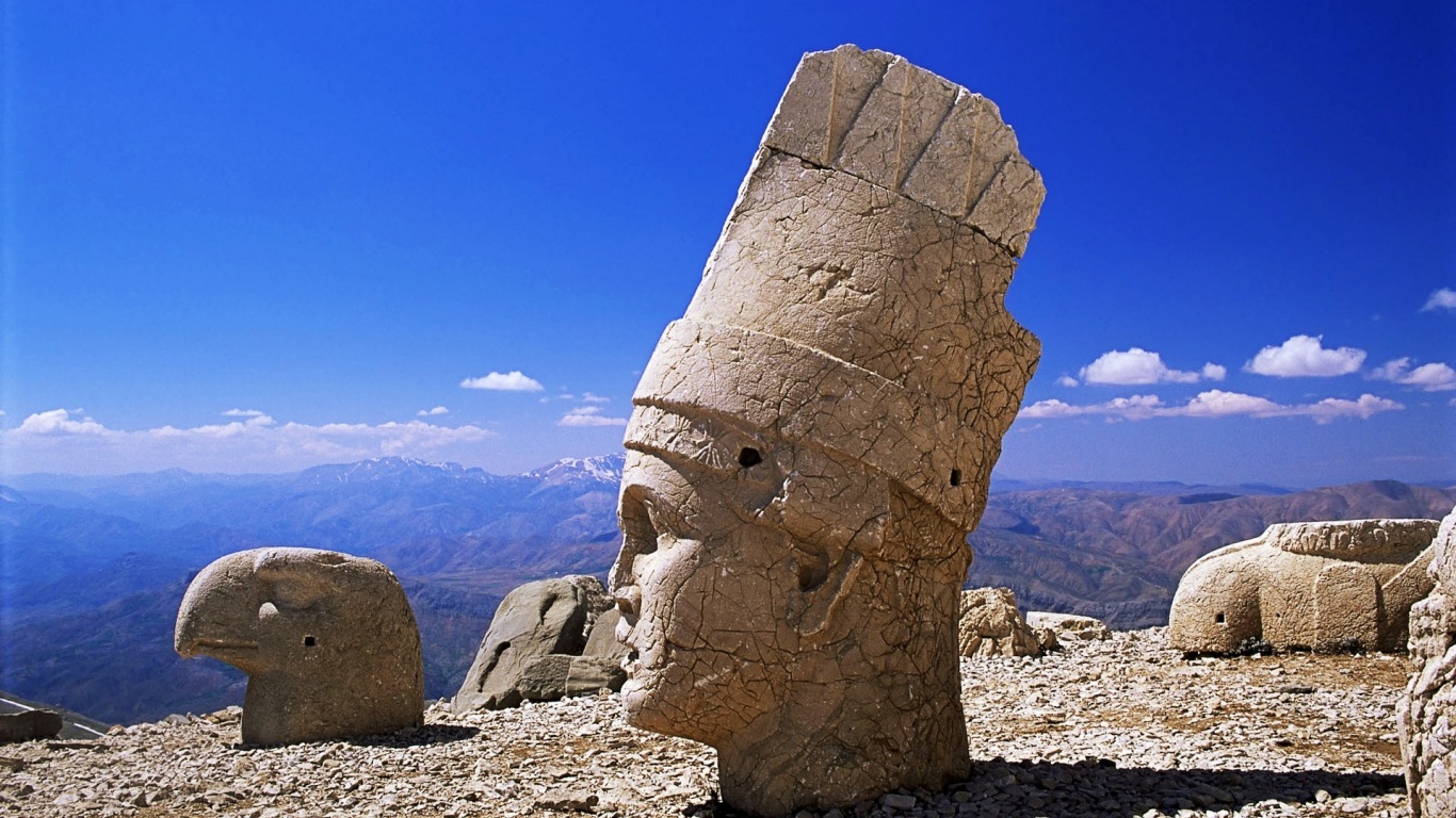Colossal Head Of Antiochus I Mount Nemrut Adiyamanturkey