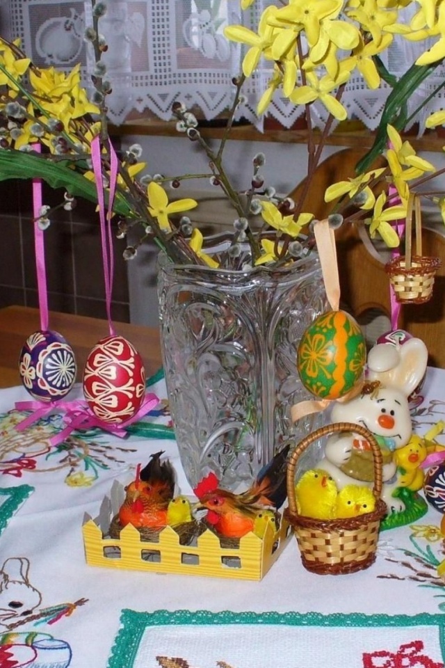 Easter Holiday Eggs Flowers Table Tablecloth Rabbit Chicks Chicken