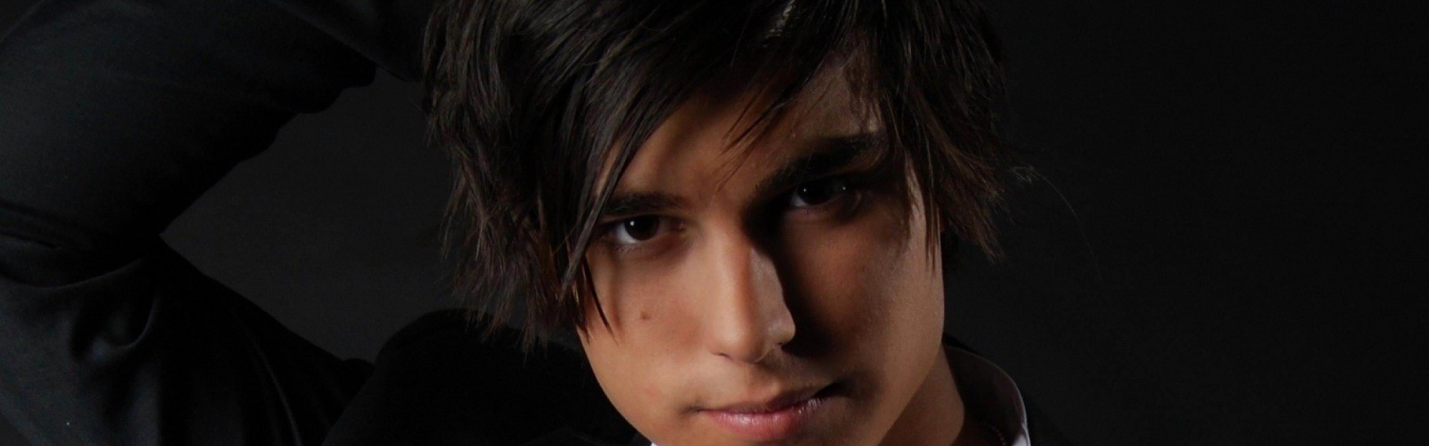 Eric Saade Singer Host