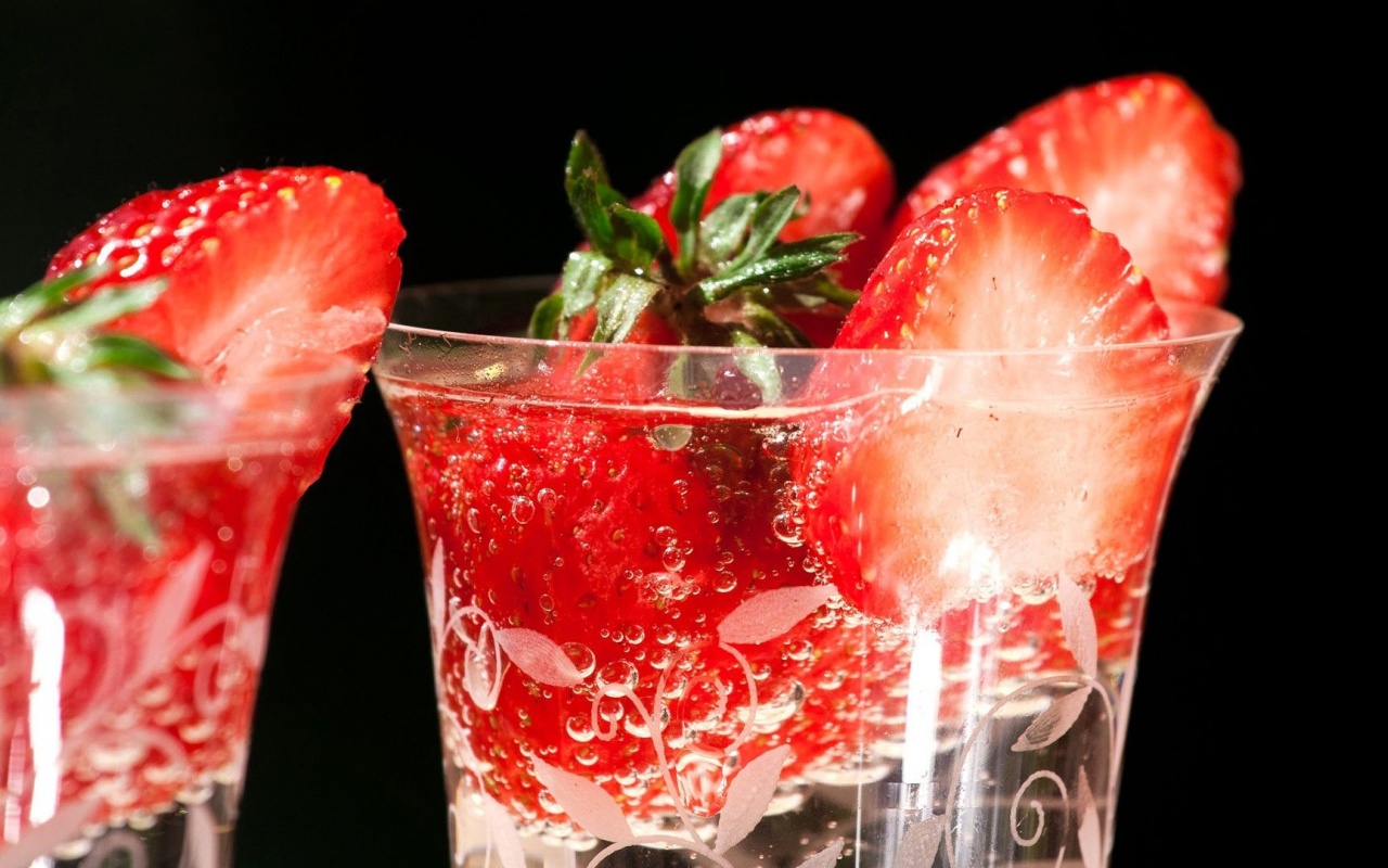 Glass Fruits Food Strawberries Drinks Black Background