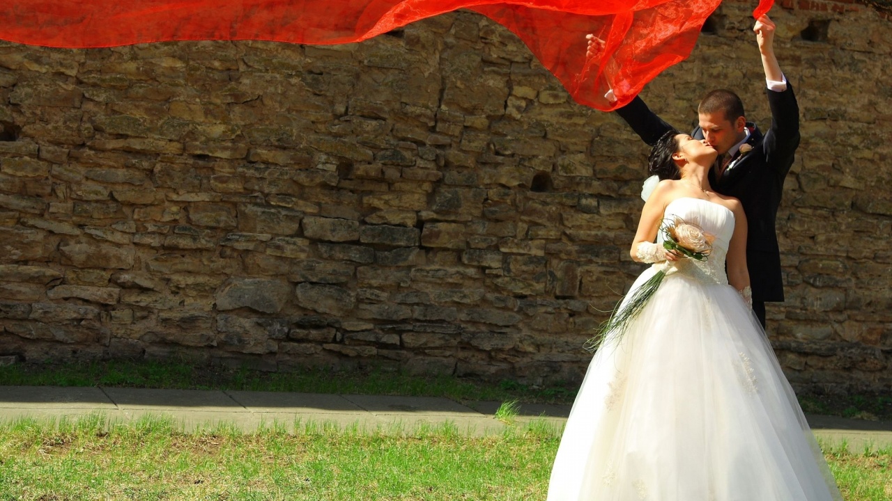 Holiday Wedding Bride Groom