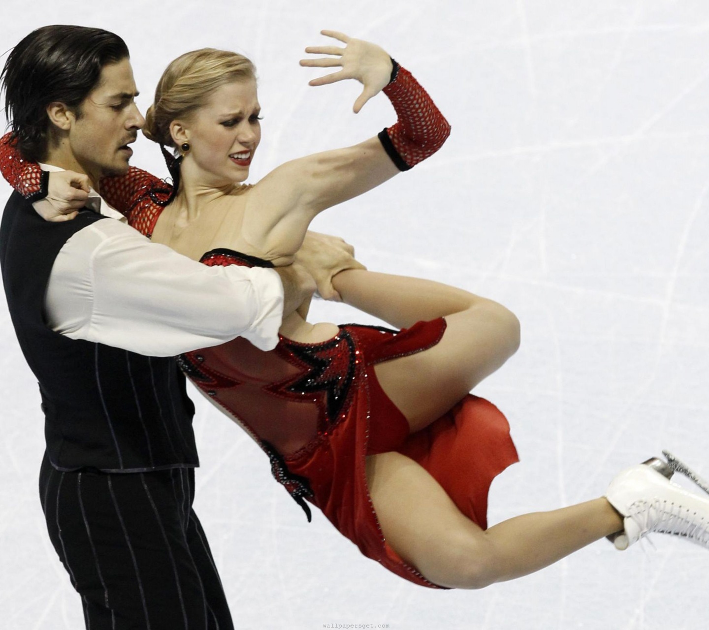 Ice Skating Canada Ice Dancer Kaitlyn Weaver Andrew Poje