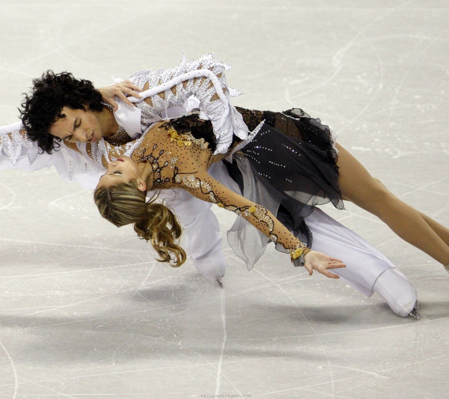 Ice Skating Canadians Tessa Virtue And Scott Moir Figure Skater