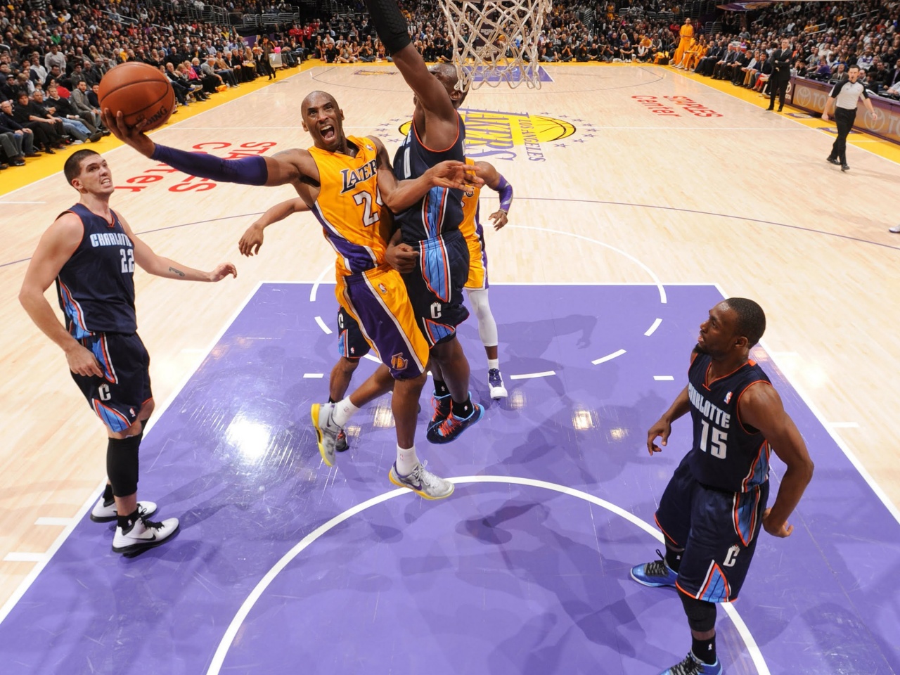 Kobe Bryant Goes To The Basket