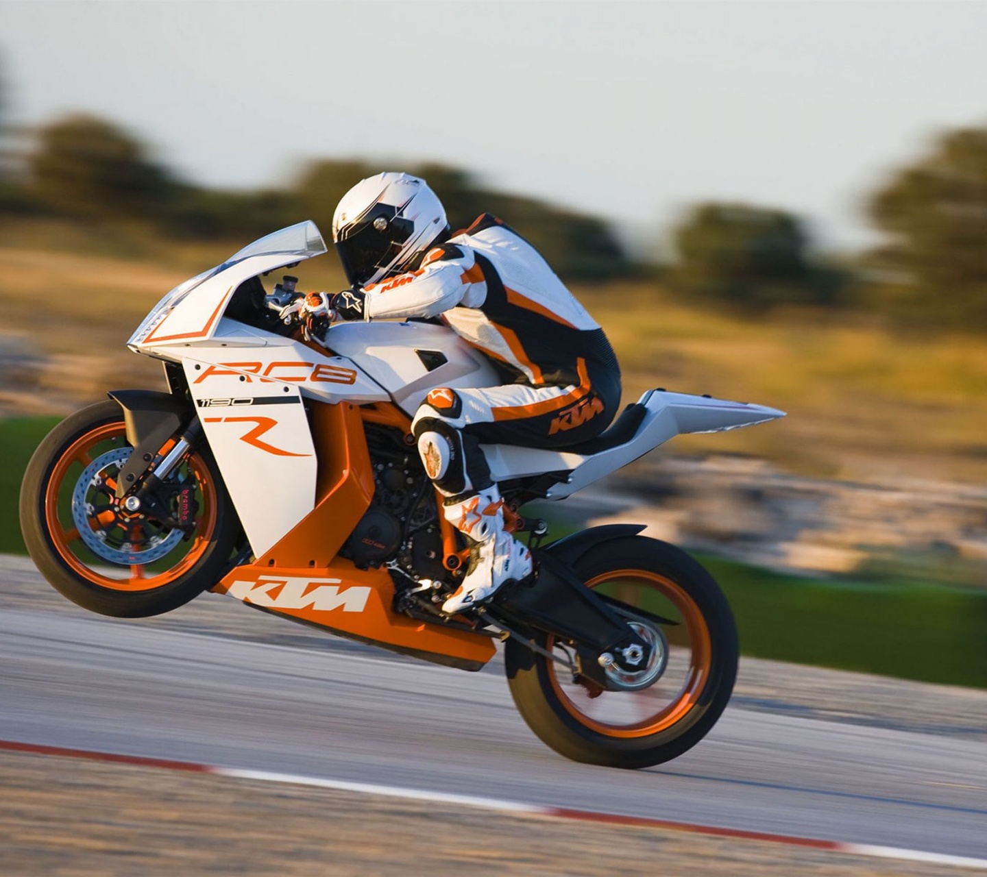 Ktm 1190 Rc8 Sports Bike