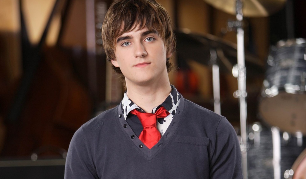 Landon Liboiron Portrait Wallpaper