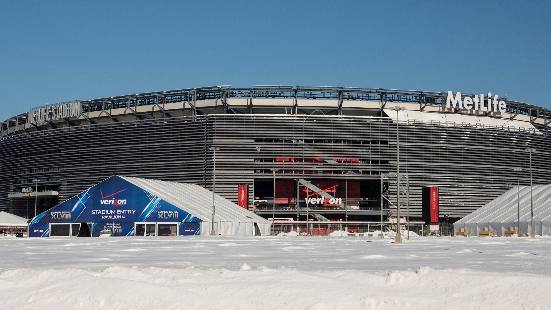 MetLife Stadium Snow-Super Bowl 2014