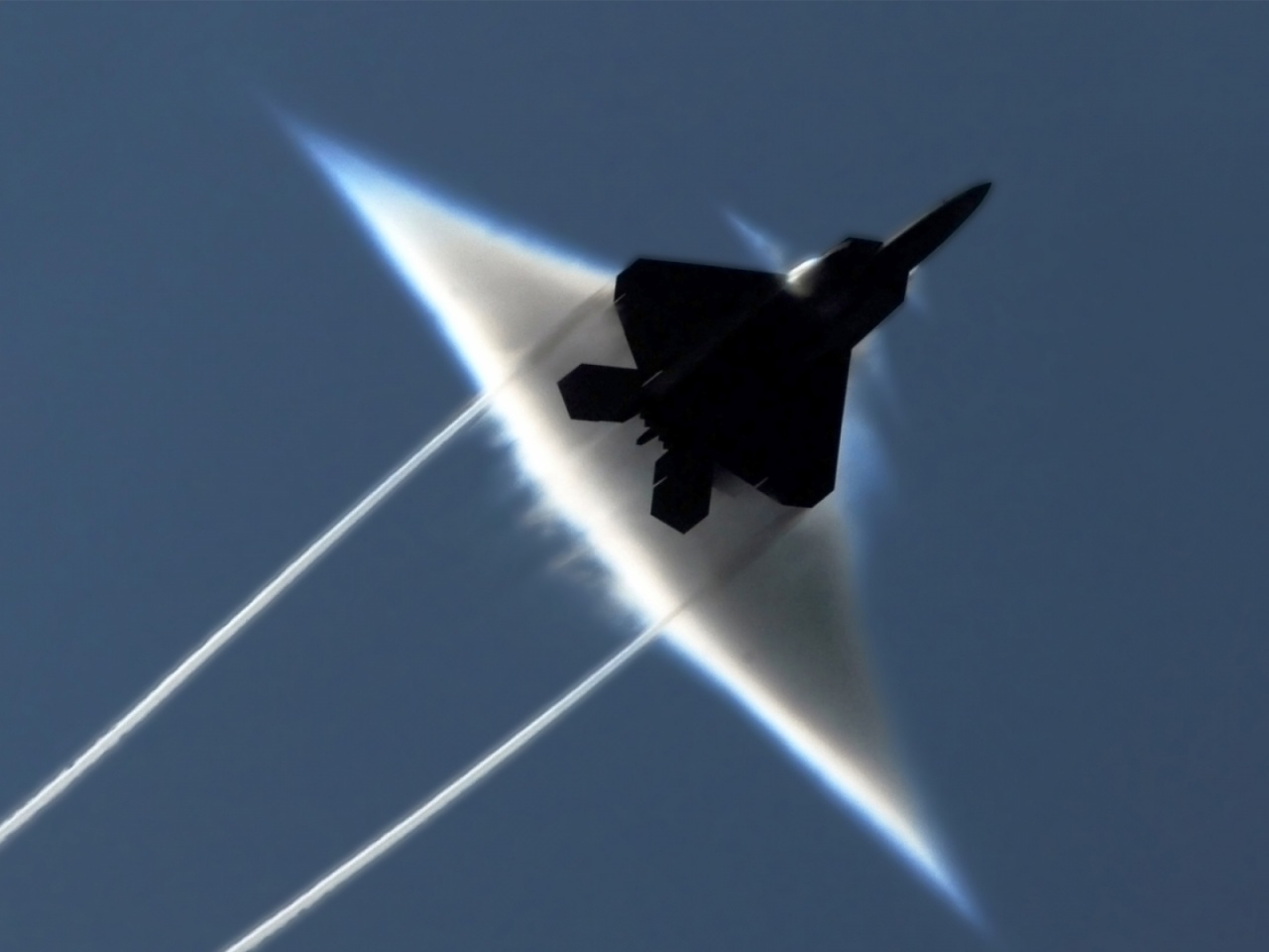 Military F22 Raptor Contrails