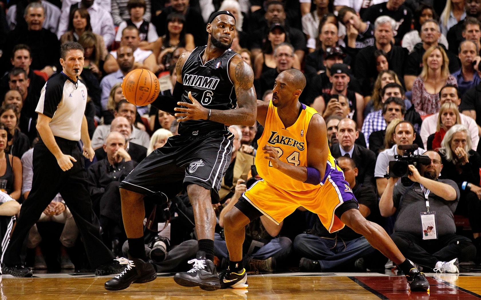 Nba American Basketball Kobe Bryant La Lakers Lebron James Miami Heat