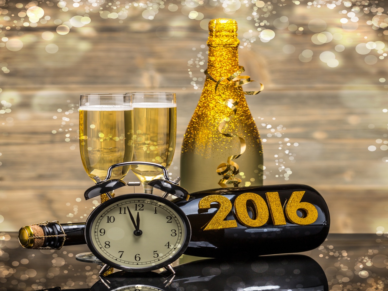 New Year 2016 Champagne Clock Bottle