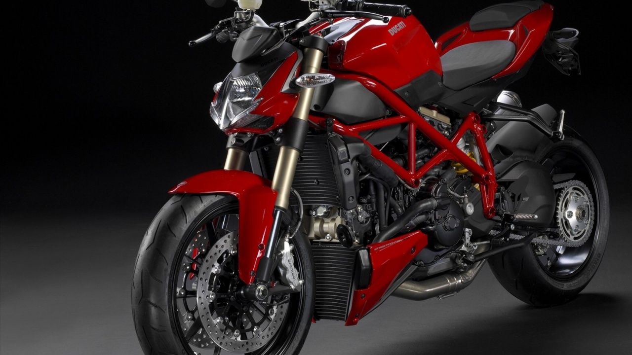 Red Front Motorbikes Ducati Streetfighter Angle