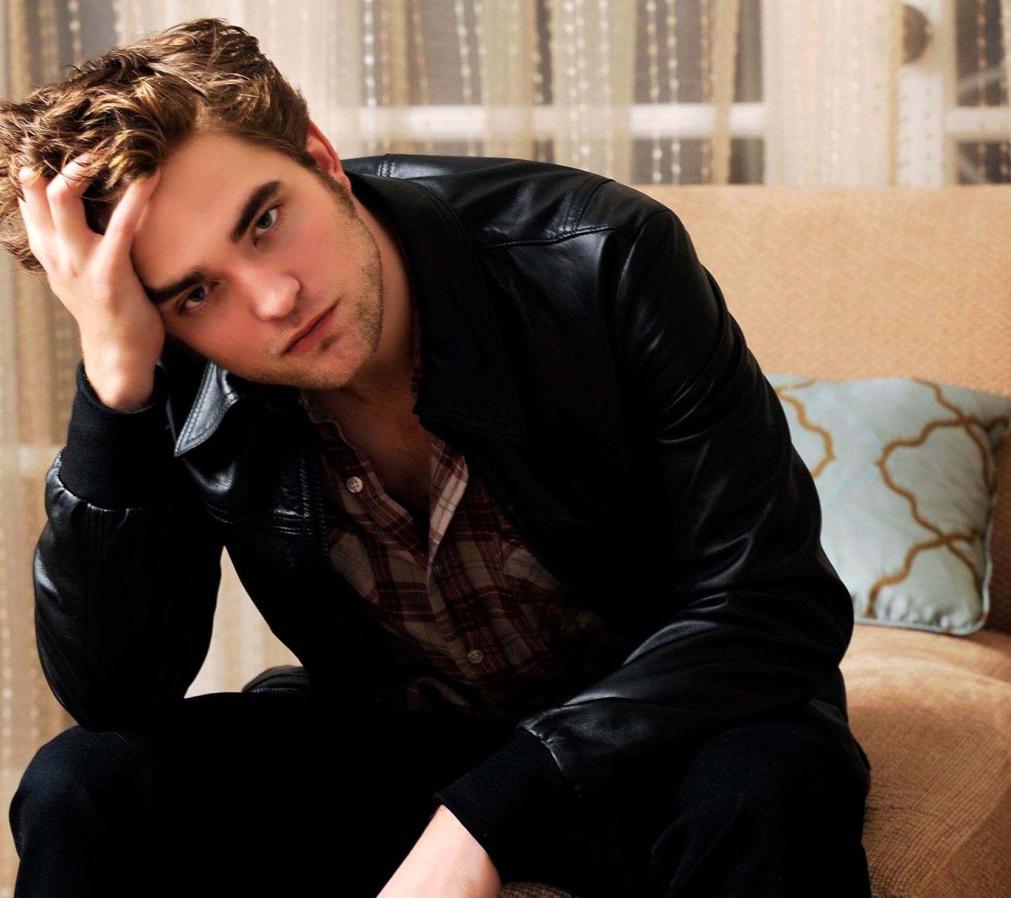 Robert Pattinson Hollywooddesktop