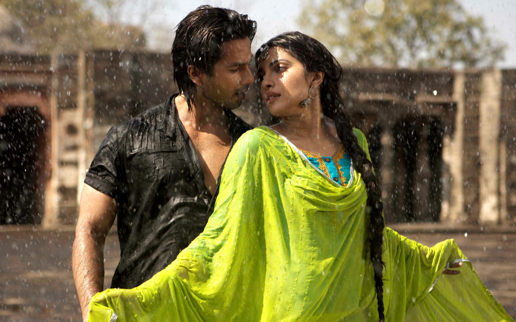 Shahid Priyanka In Teri Meri Kahani