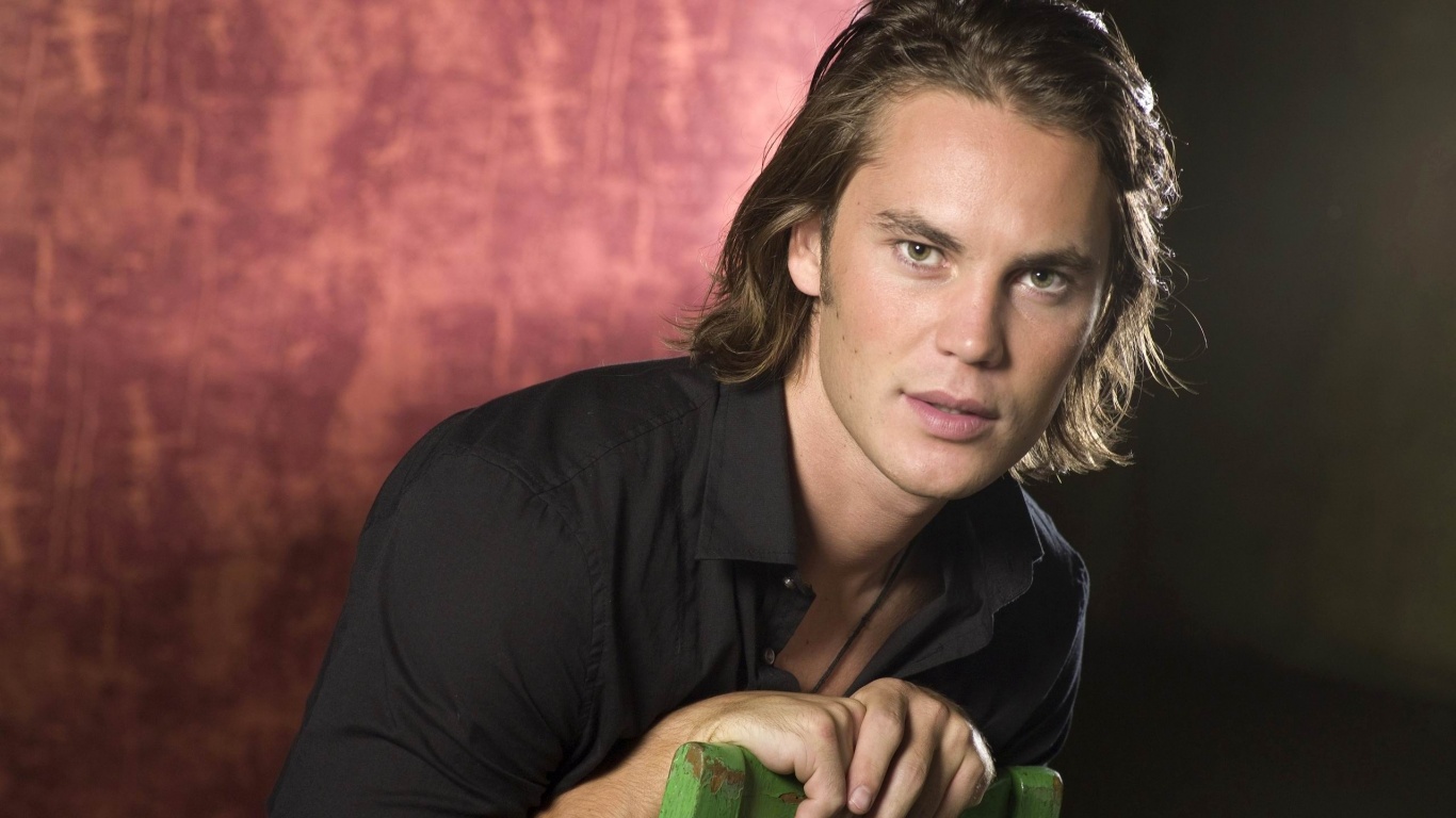 Taylor Kitsch Celebrities Wallpapers