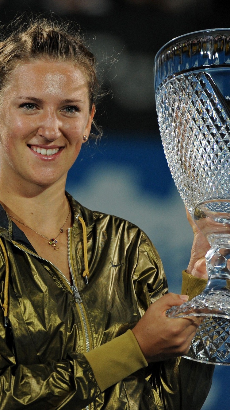 Victoria Azarenka With Trophy