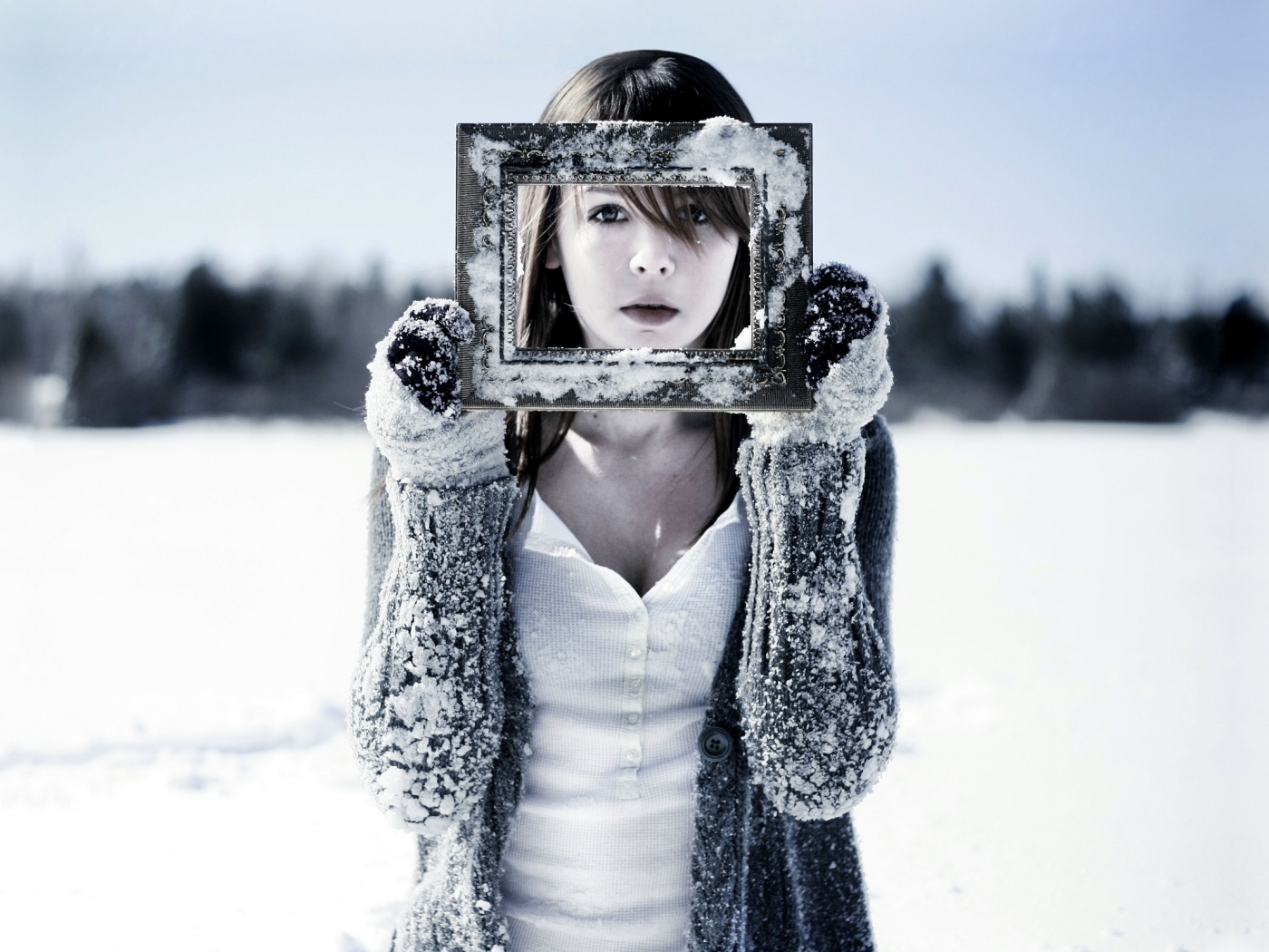 Women Winter Snow Photography Frames Bokeh Sweater - 1400x1050.