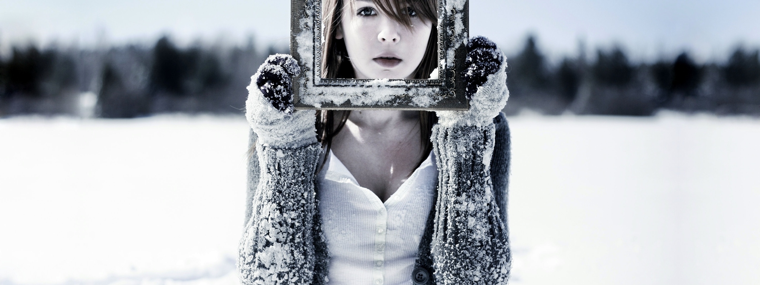 Women Winter Snow Photography Frames Bokeh Sweater