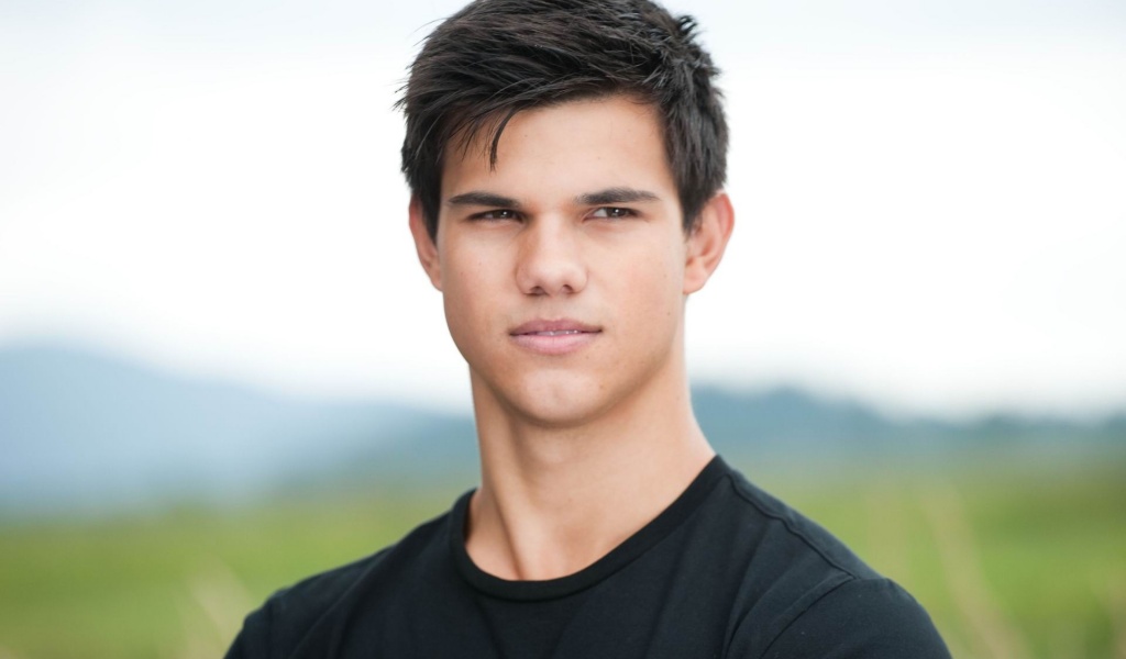 Young Taylor Lautner Wallpaper